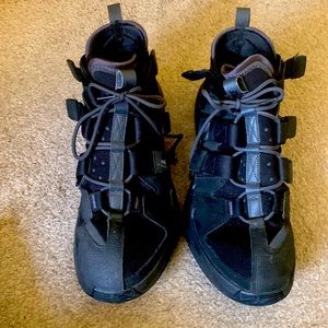 Air Edge 270 ‘Triple Black’